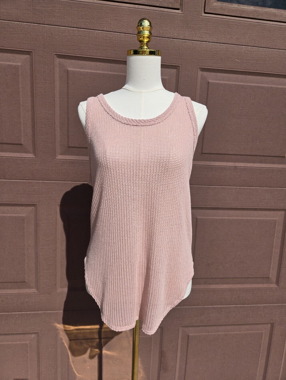 Final Touch Women’s Medium Light Blush Knit Scoop Neck Tank Top